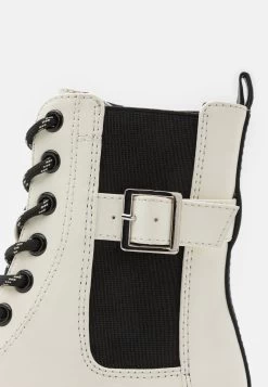 Friboo Stivaletti StringatiWhite Bambini Stivali F5713I0GN-A11 -Offerta Economica Moda Bambini 250ea761f4bf46058f46159cb83de268