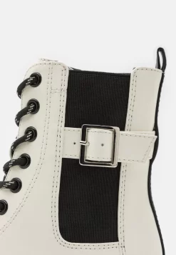 Friboo Stivaletti StringatiWhite Bambini Stivali F5713I0GN-A11 11 Friboo Stivaletti StringatiWhite Bambini Stivali F5713I0GN-A11 -Offerta Economica Moda Bambini 250ea761f4bf46058f46159cb83de268 scaled