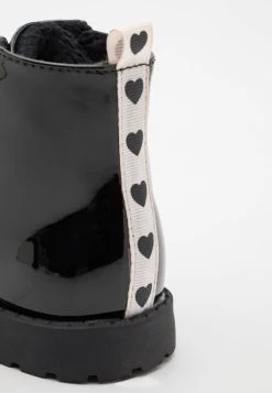 Friboo StivalettiBlack Bambini Stivali F5713I0DI-Q11 -Offerta Economica Moda Bambini a224016b28df4fe0a9ab09d70070c8e8