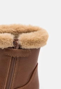 Friboo StivalettiBrown Bambini Stivali F5713I0FK-O11 11 Friboo StivalettiBrown Bambini Stivali F5713I0FK-O11 -Offerta Economica Moda Bambini d39c0ab46bb1412ba451e164bc50ba13